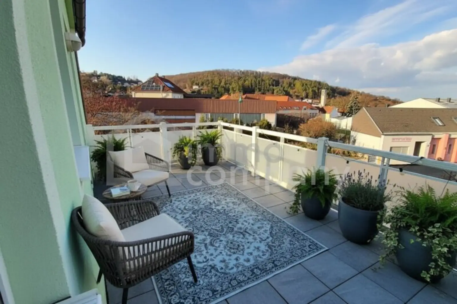 Provisionsfrei für den Mieter!  ----  Spitzen Single-Wohnung mit super Sonnen-Terrasse