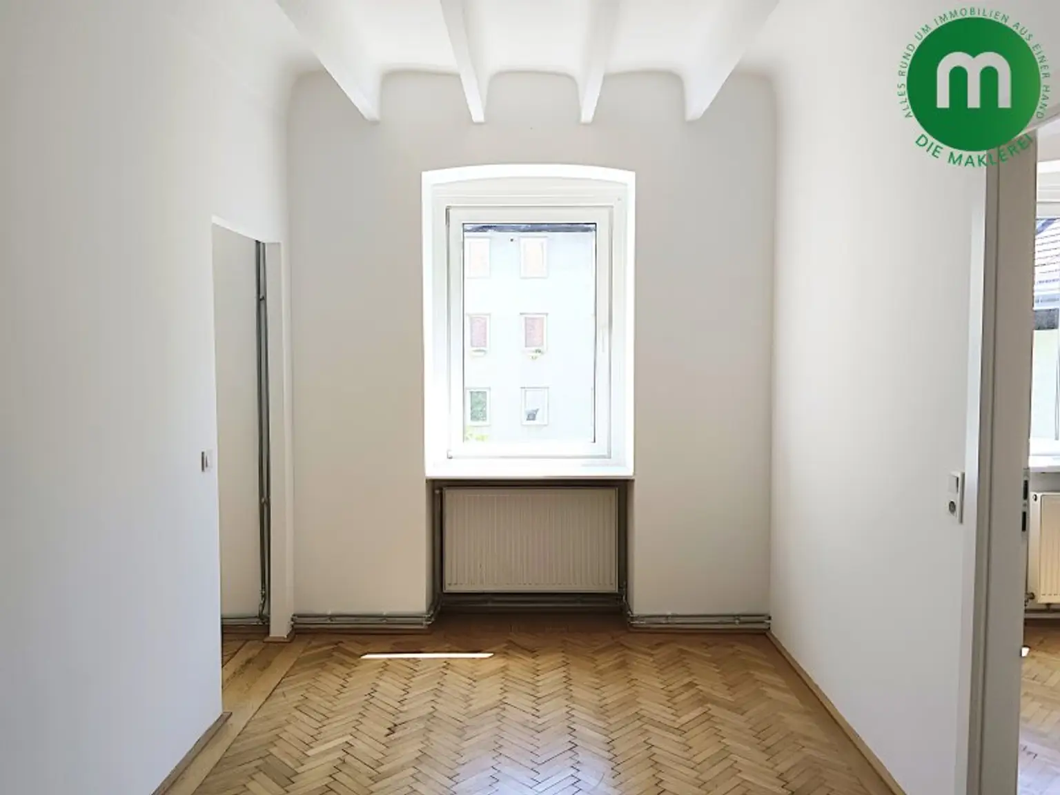 Unbefristete Miete: geräumiger 2-Zimmer-Altbau