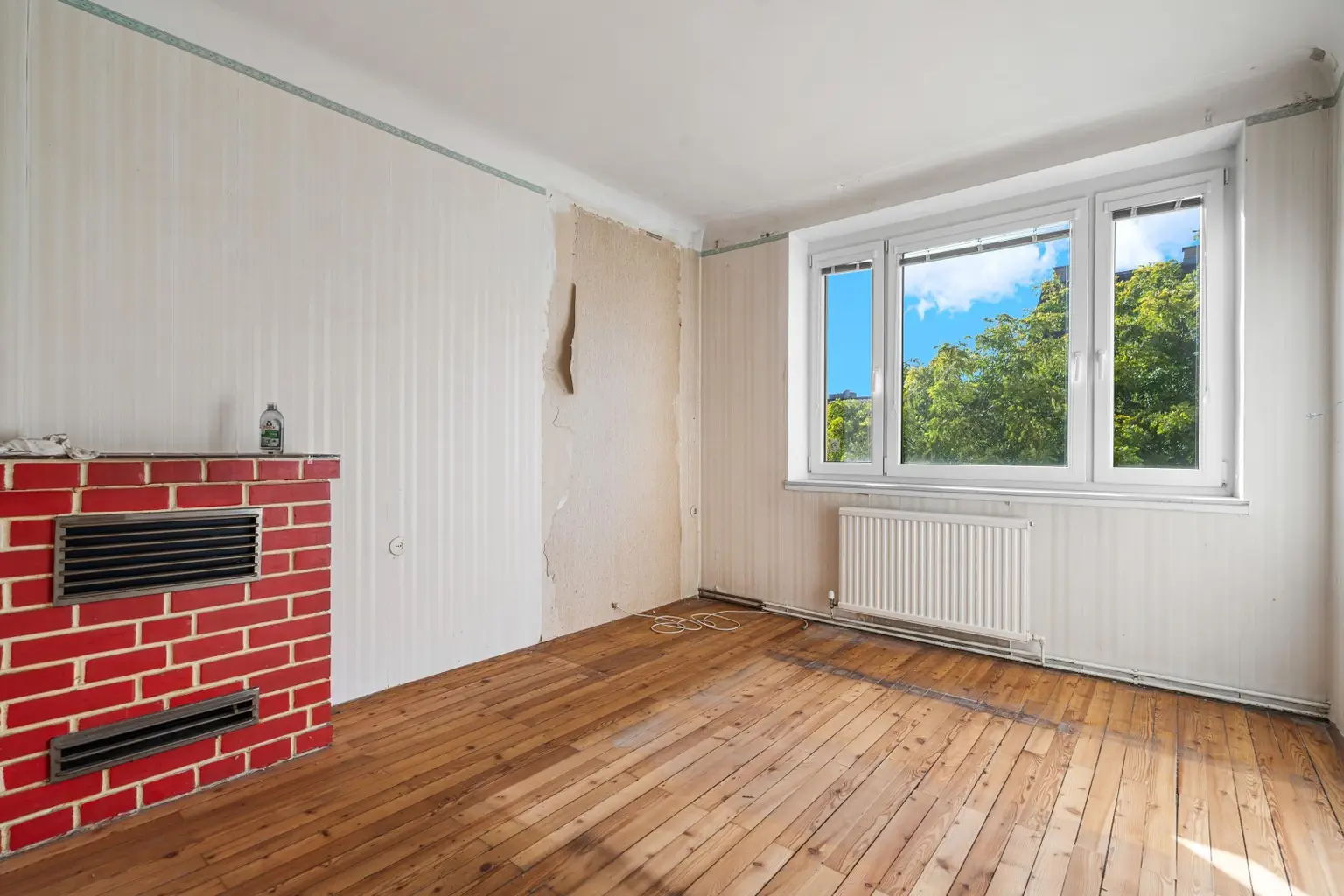 "Zentrale Floridsdorfer Lage – 3-Zimmer-Sanierungsobjekt mit Aufzug"