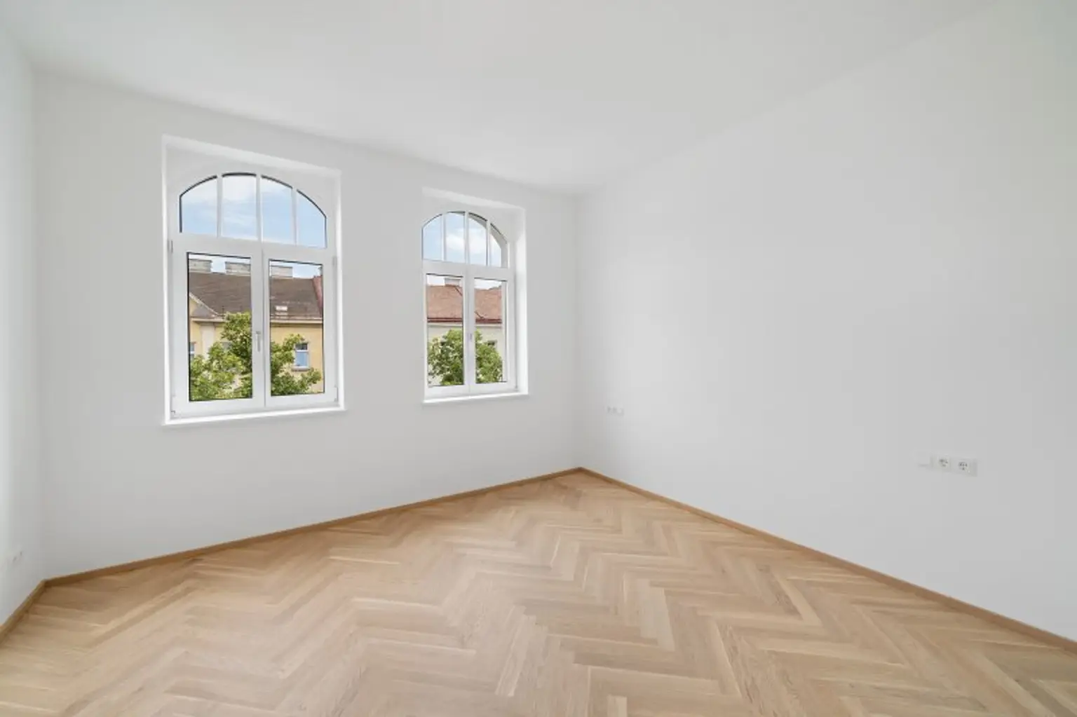4-Zimmer-Altbaueigentumswohnung in generalsaniertem Altbau mit Balkon