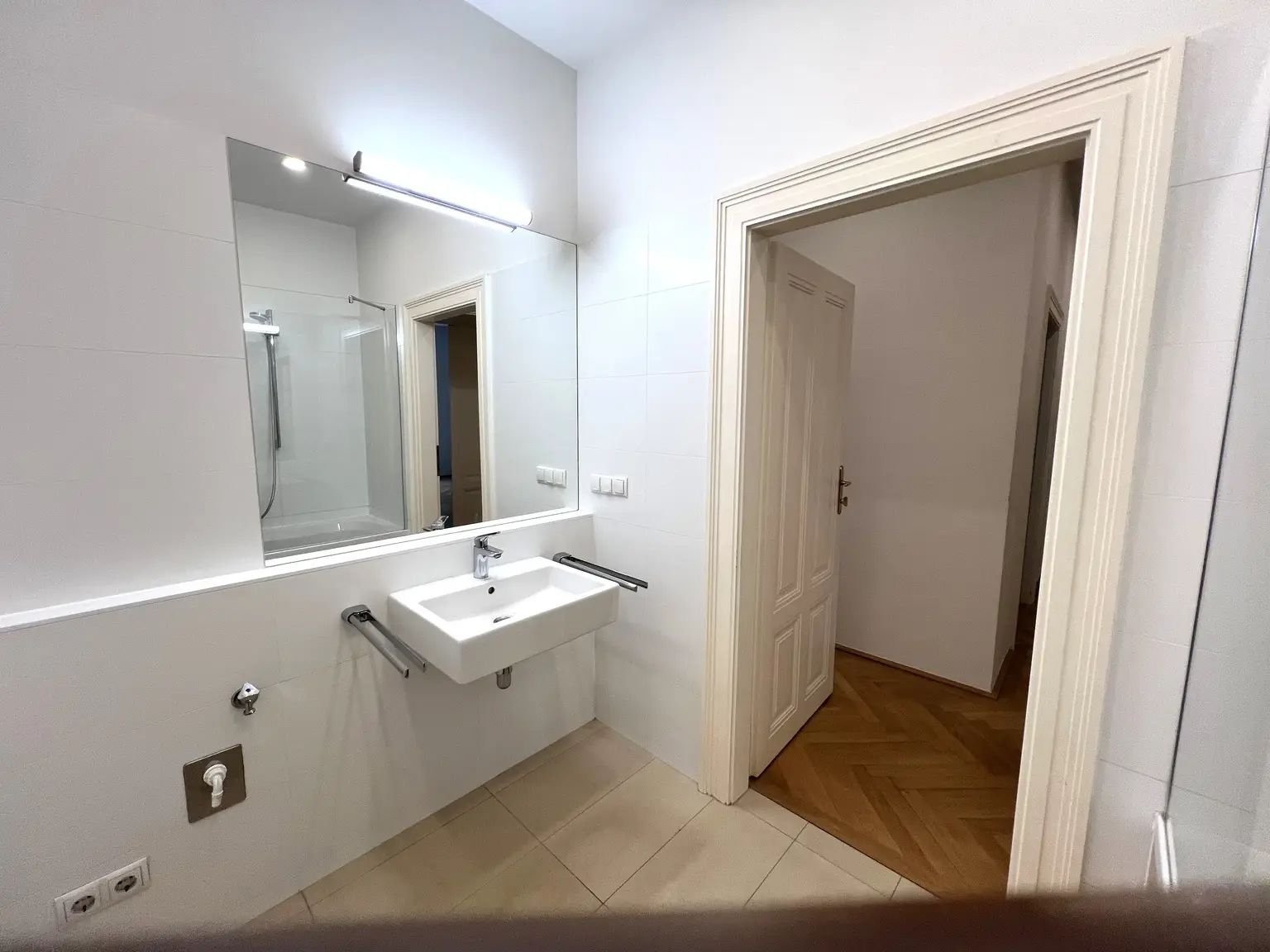 Unbefristet: Stilvolle, ruhige Stadtwohnung in zentraler Lage