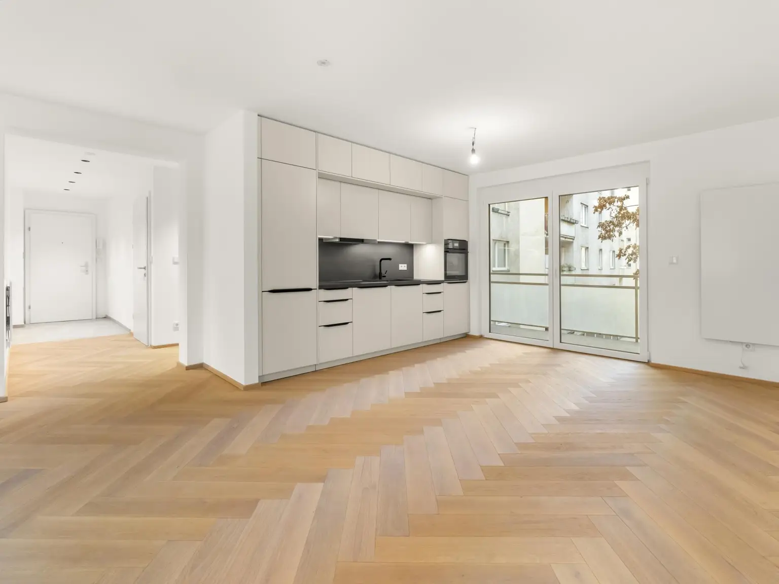 Wohnzimmer/Küche Bild 1