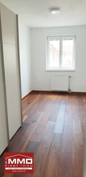 Günstige Gelegenheit * 3-Zimmer + LOGGIA + Stellplatz * Nähe RINGSTRASSE