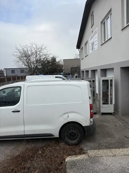 GEWERBEOBEKT MIT RENDITE-MÖGLICHKEIT: BÜRO - LAGER - WERKSTATT - STELLFLÄCHEN