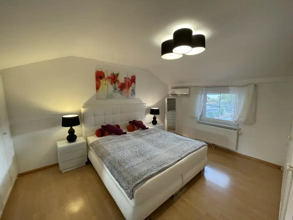 TOP-LIEGENSCHAFT MIT LUXUIÖSEM HAUS UND 2.568 m² GRUND - GRÜNRUHELAGE!