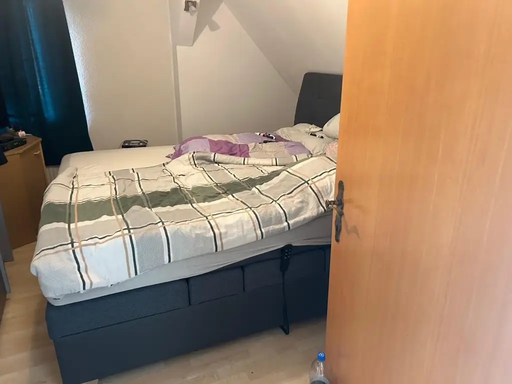 Kompaktes Wohnhaus mit Keller