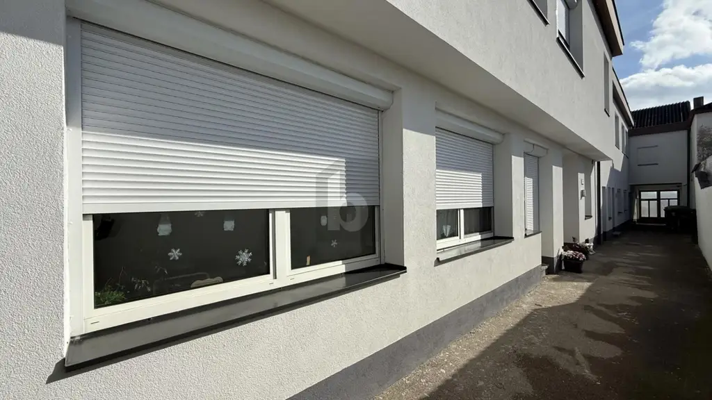 SANIERTE WOHNHAUSANLAGE - 5 WOHNEINHEITEN CA. ? 3.350,- NETTOEINNAHMEN