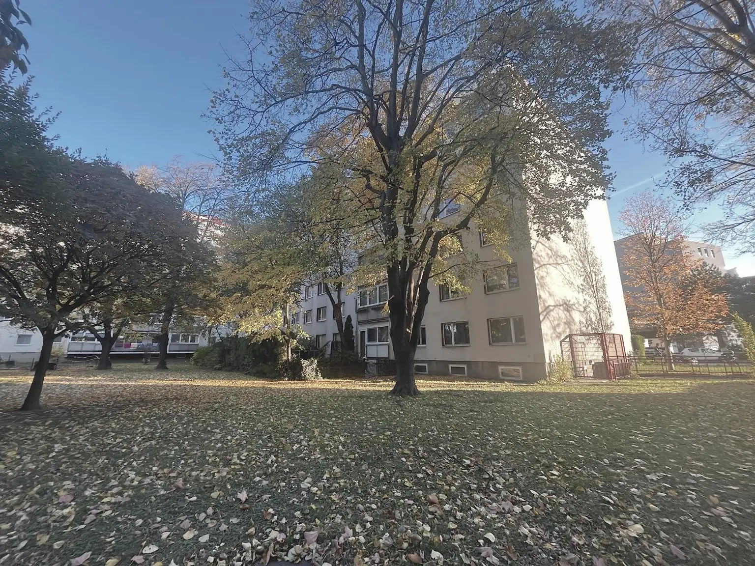 Sanierte 3-Zimmer-Neubauwohnung mit Loggia