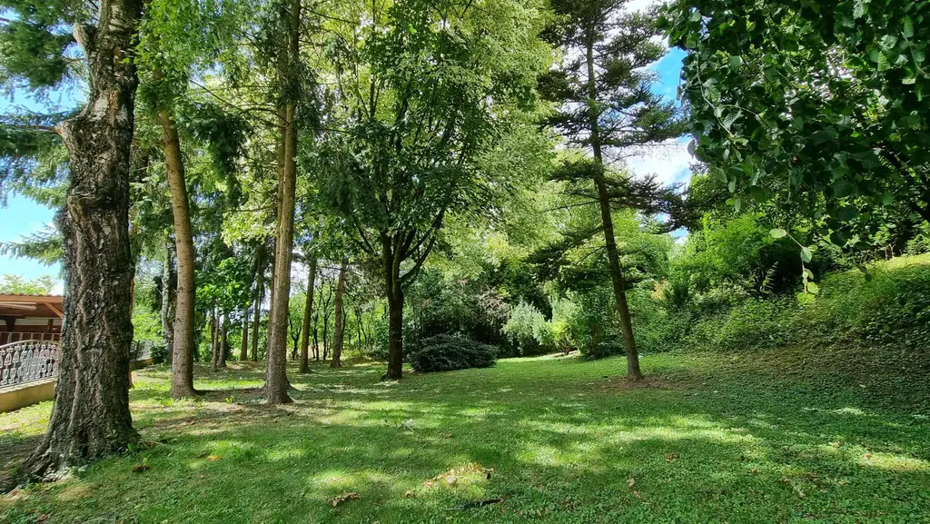 Gepflegter Bungalow mit großem Grundstück in Linsberg