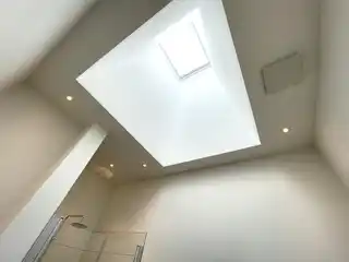 Lichtkuppel in Badezimmer
