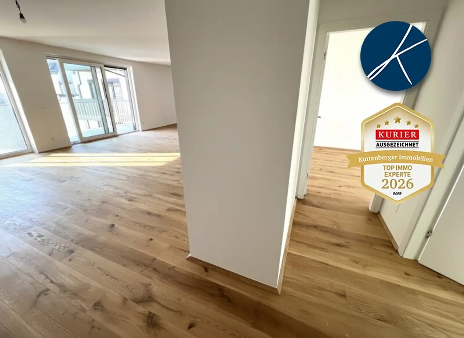 Wohnküche und Gang zu den weiteren Zimmern