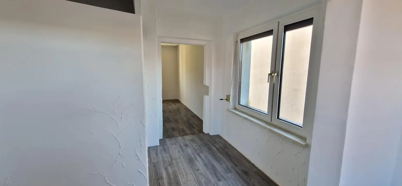 Freistehendes Wohnhaus mit Garten