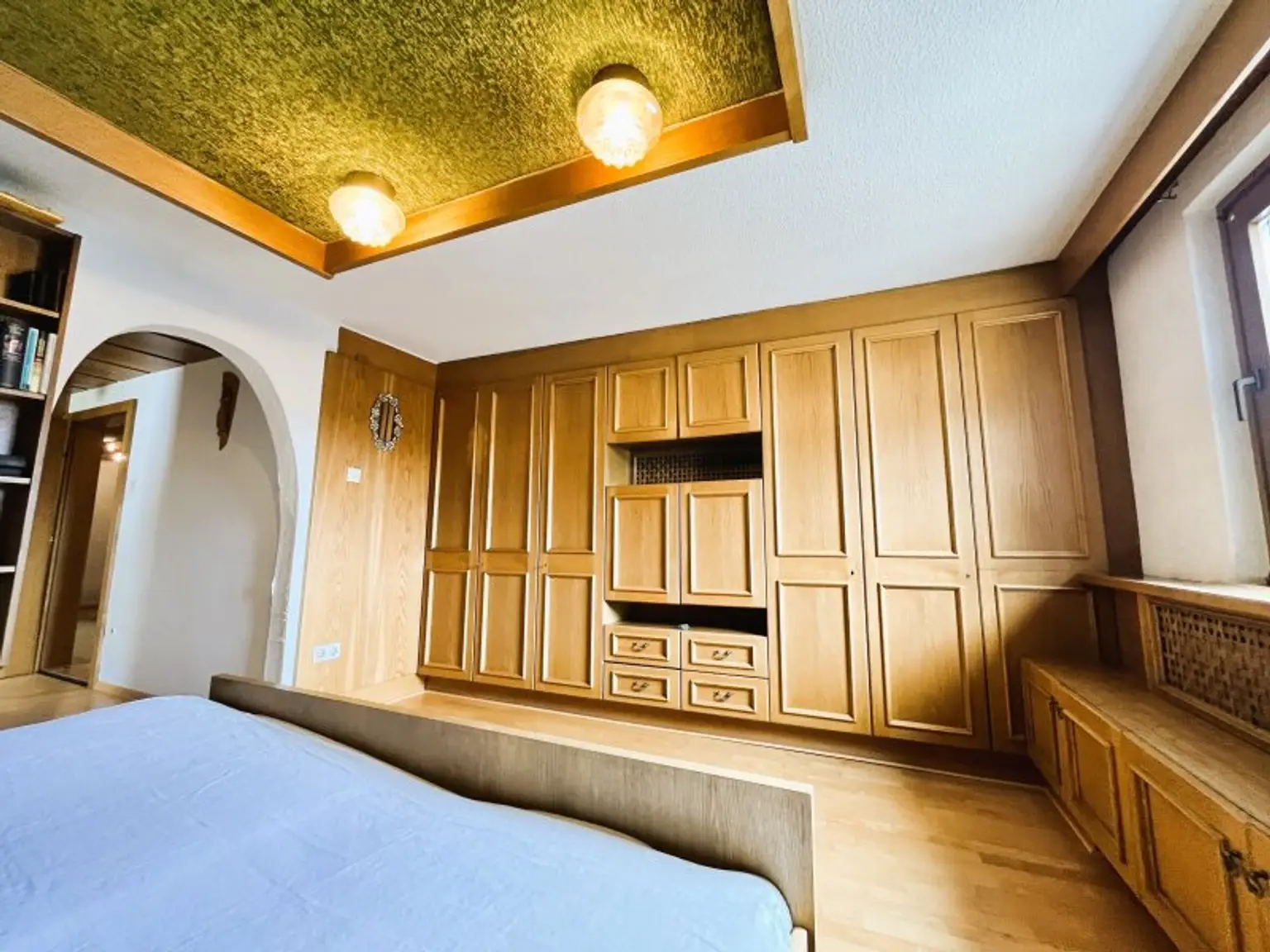 WOHNPERLE in Seefeld: 104m² große 4-Zimmerwohnung mit TIROLER ZIRBENSTUBE und 3 Balkonen fußläufig zum Skigebiet!