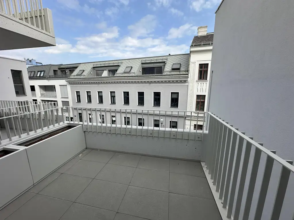 ZU HAUSE DIREKT AN DER U3