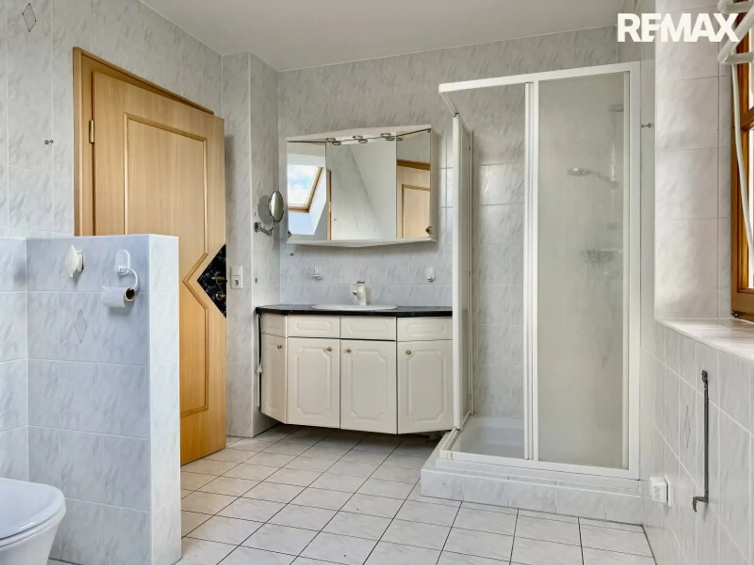 Seenahe Lage mit Badeplatz – Einfamilienhaus am Schloßsee (2. Reihe) inkl. Seezugang, ca. 125 m² Wfl.