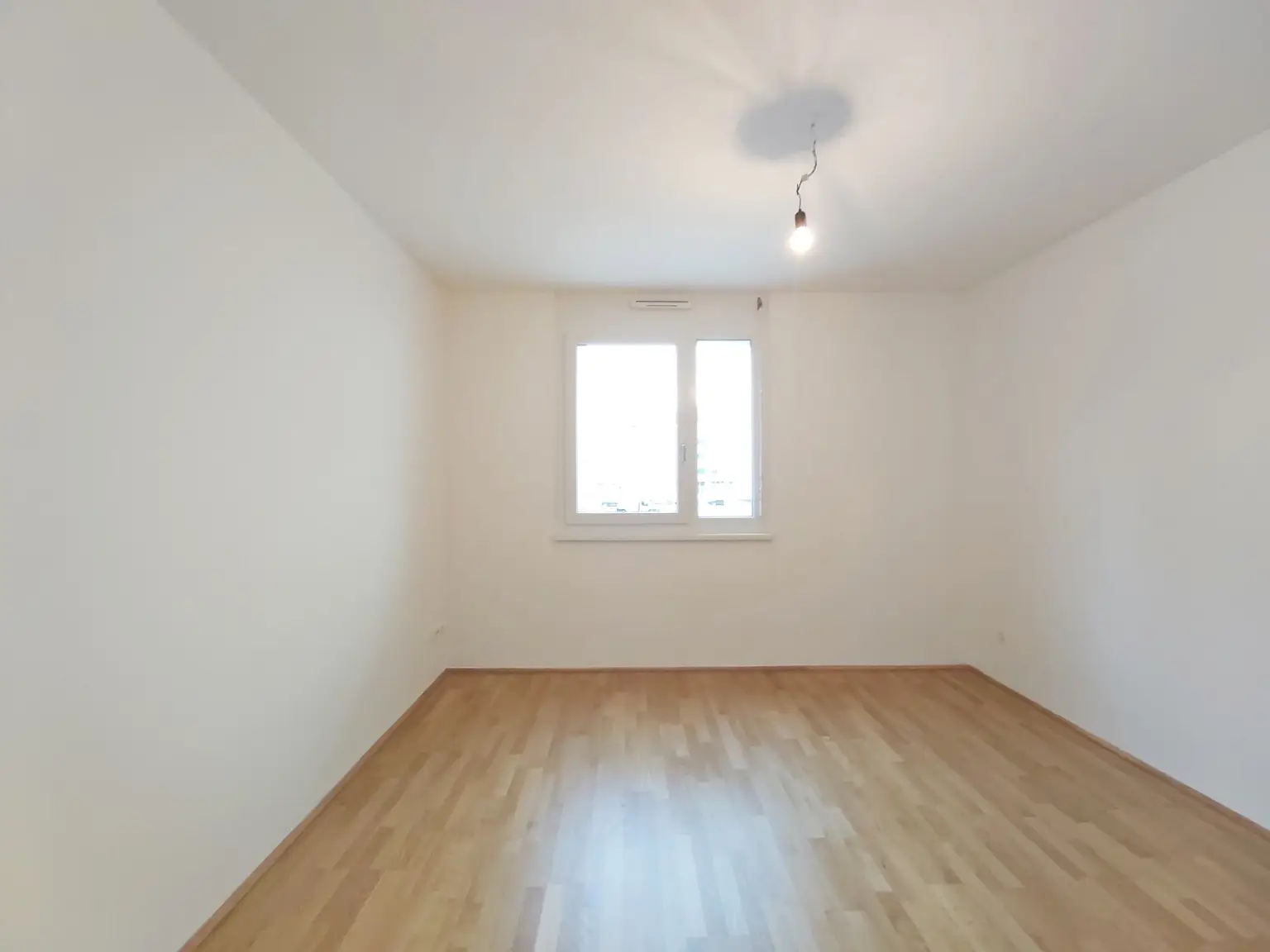 Q11 Leben in Simmering - 
Lichtdurchflutete Balkonwohnung mit 4 Zimmern und Deckenkühlung!