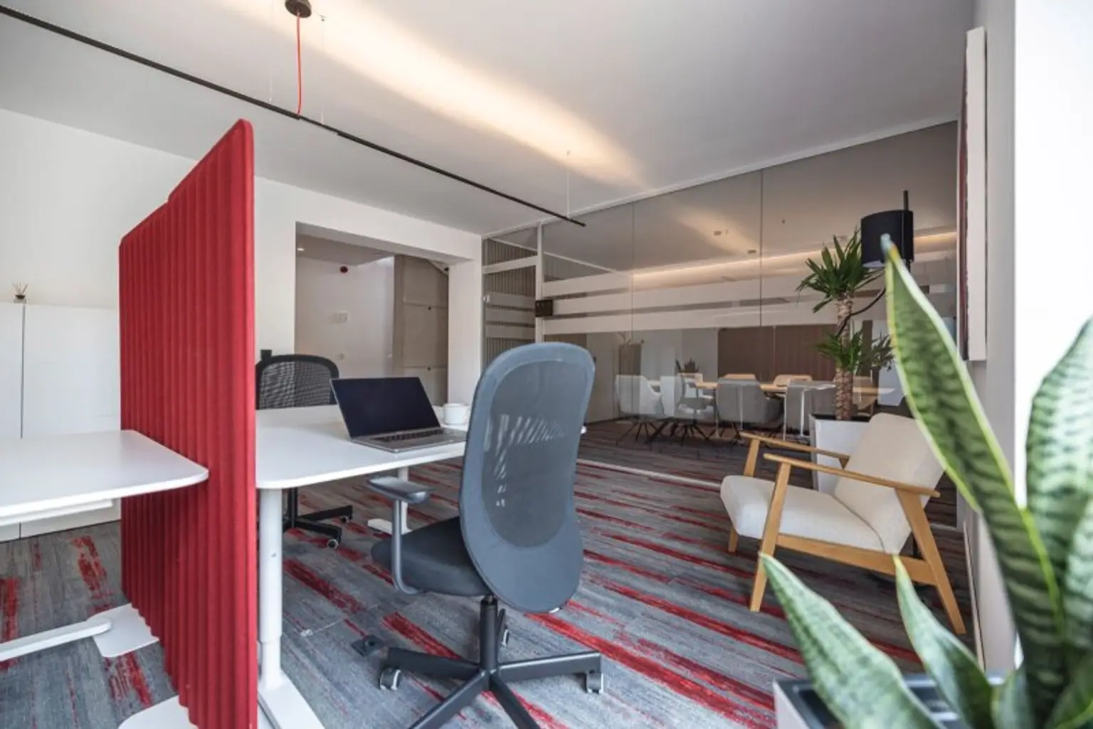 Moderne Bürohaus bzw. Praxisgemeinschaft mit Topausstattung auf Eigengrund