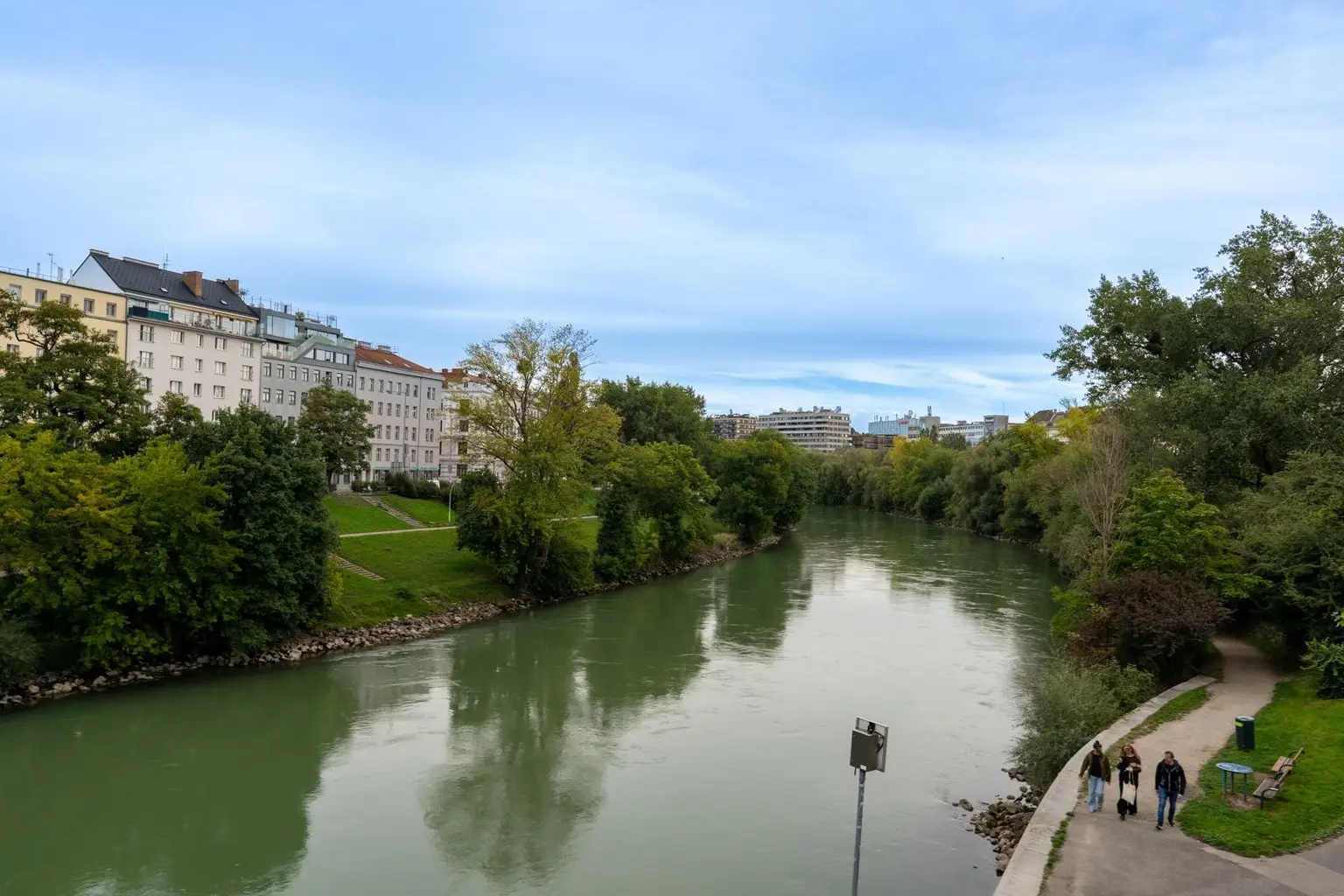 "Exklusives Wohnerlebnis im stilvollen Dachgeschoss mit Donaublick und mehr...."