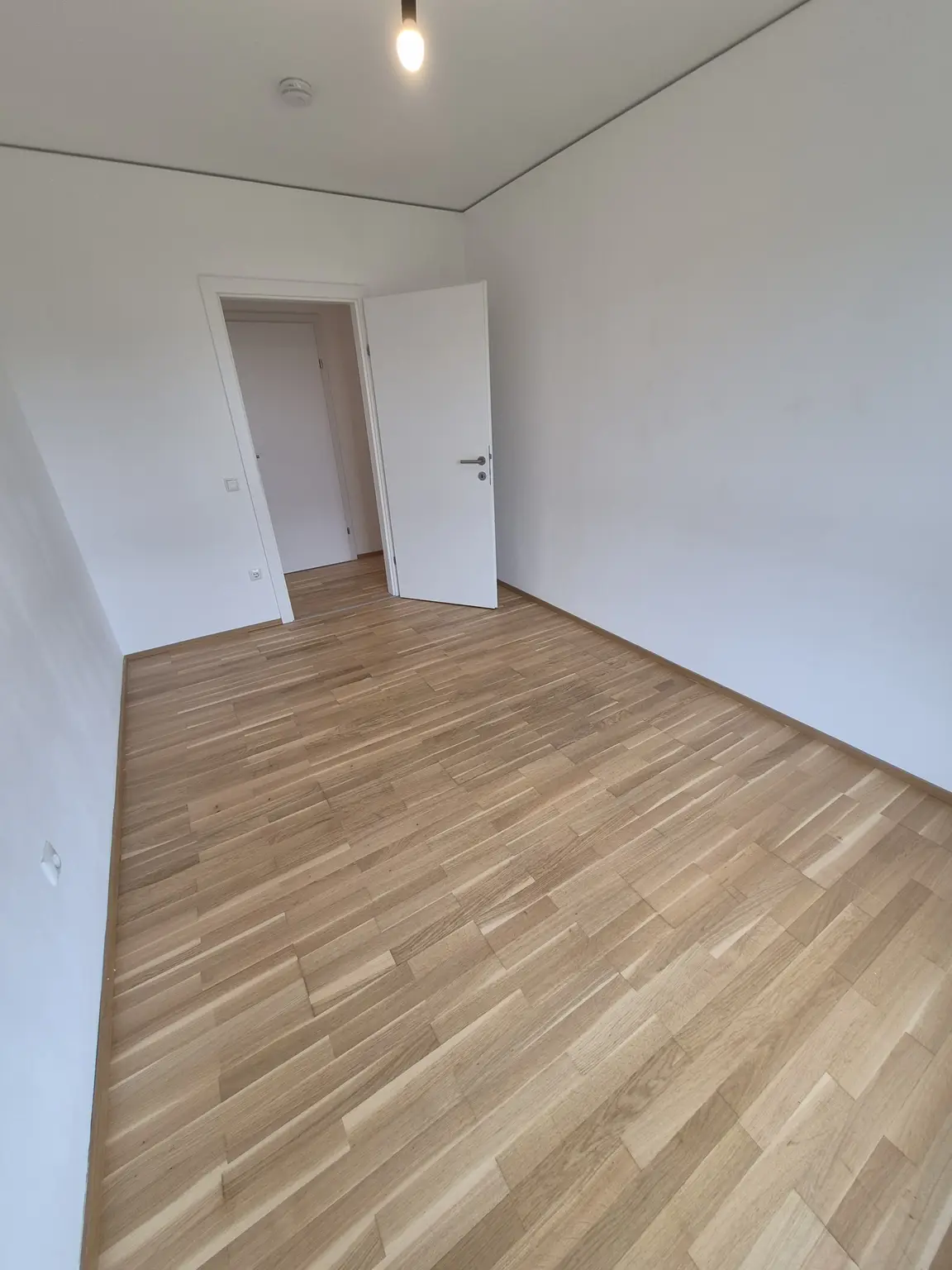 Neubau: Ca. 73 m² Wohnung mit ca. 43 m² Eigengarten