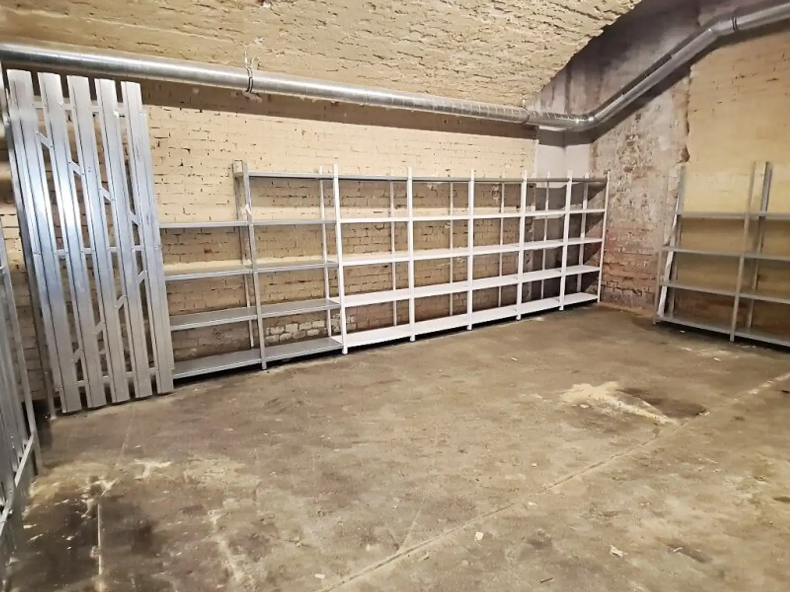 BÖRSE-NÄHE, ESSLINGGASSE, 31 m2 Lagerraum, Belüftung, Estrichboden, Kellergeschoß ohne Aufzug