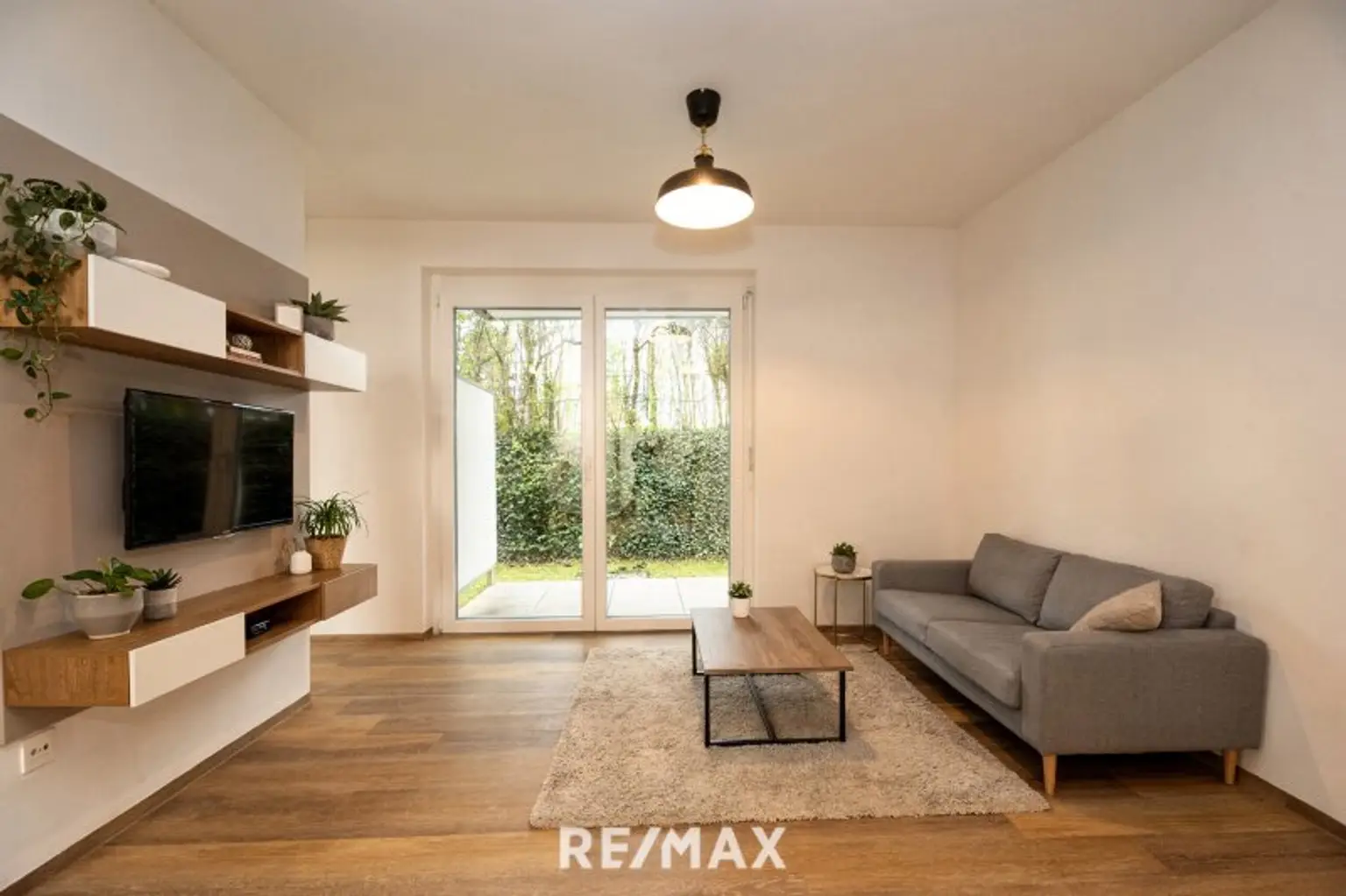 Wohn- Essbereich mit Ausgang zur Terrasse