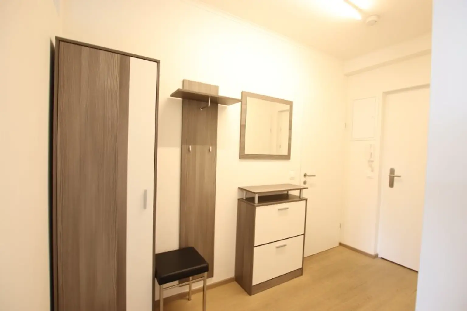 Neuwertige, teilmöblierte 2 Zimmer Penthousewohnung mit Terrasse und Carport in Klagenfurt