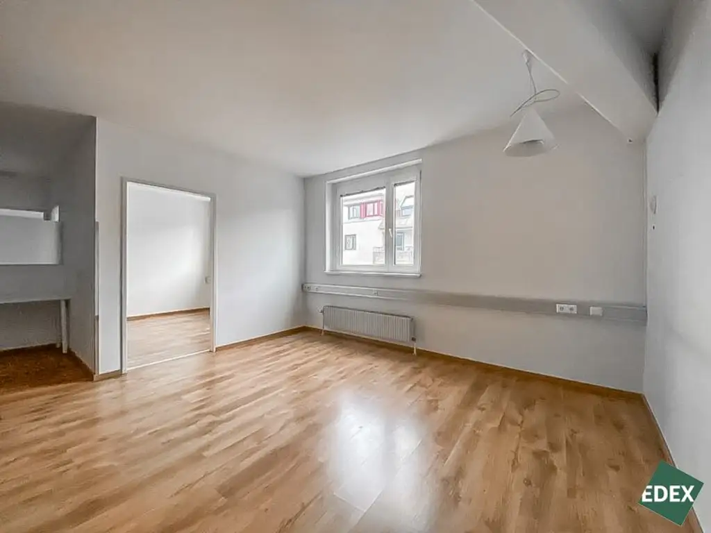 Großflächige Ordination mit guter Anbindung