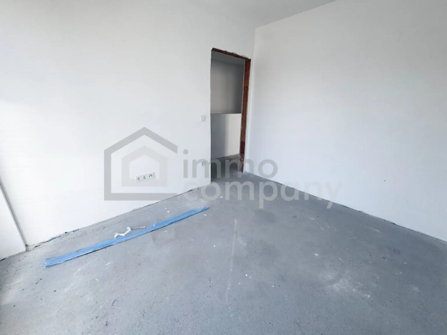 MODERNE DOPPELHAUSHÄLFTE in Sollenau: 4 Zimmer, Garten, 2 Bäder und Fußbodenheizung!