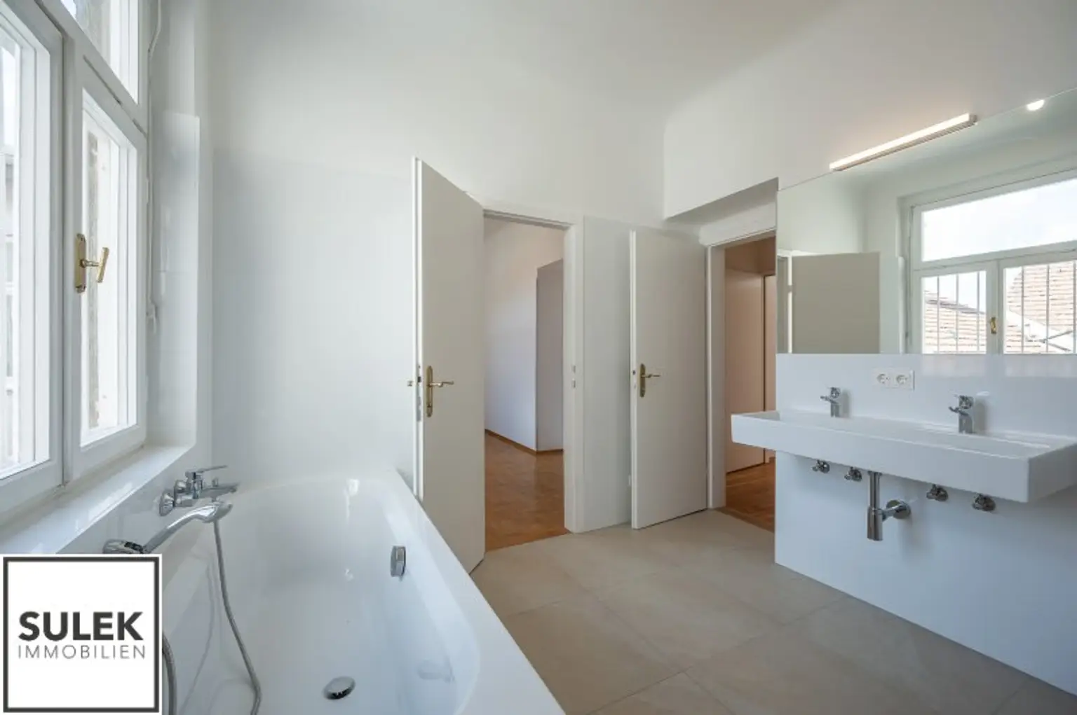 Großzügige 4-Zimmer-Wohnung am Brahmsplatz – Top-Lage im 4. Bezirk