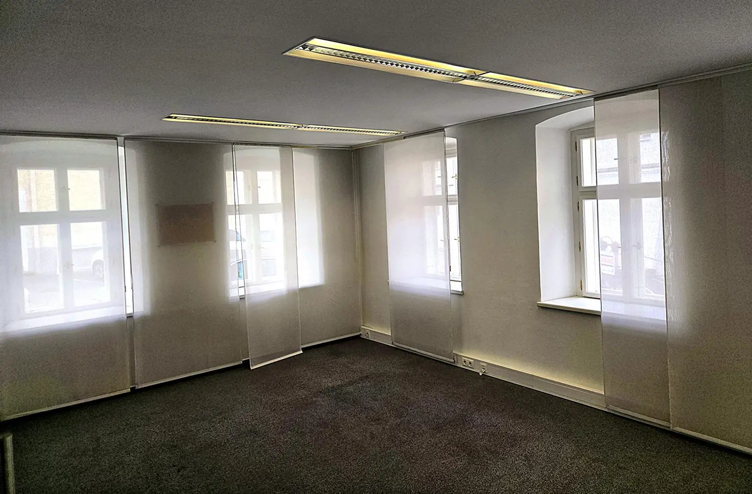 Freundliche Geschäftsräumlichkeit, Büro, Ordination oder Kanzlei im Erdgeschoss im Zentrum Haag zu mieten