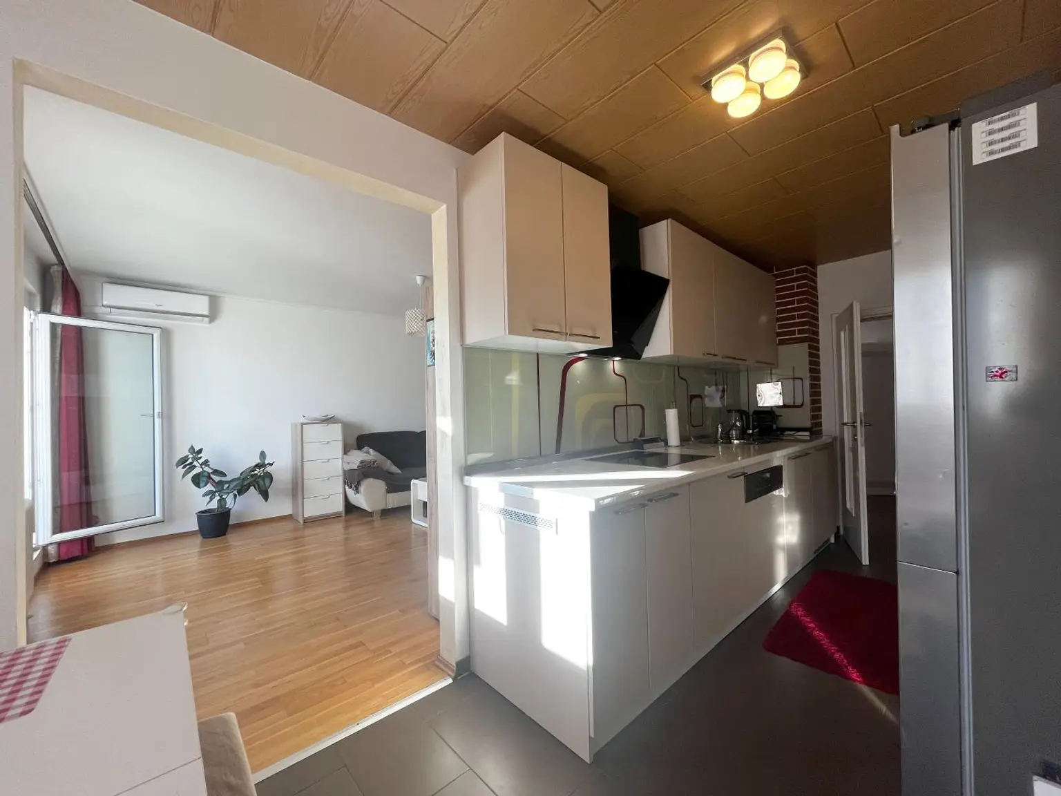 Sanierte 3-Zimmer-Neubauwohnung mit Loggia