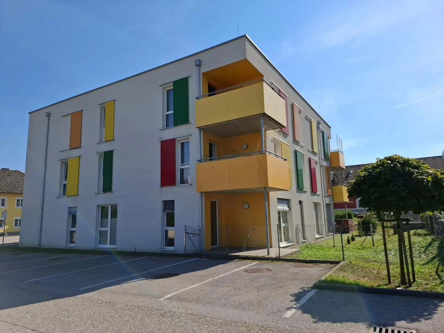 *** Luftenberg/Statzing: 2-Zimmer-Wohnung mit Küchenmöblierung sowie Tiefgaragenplatz und Parkplatz zu vermieten