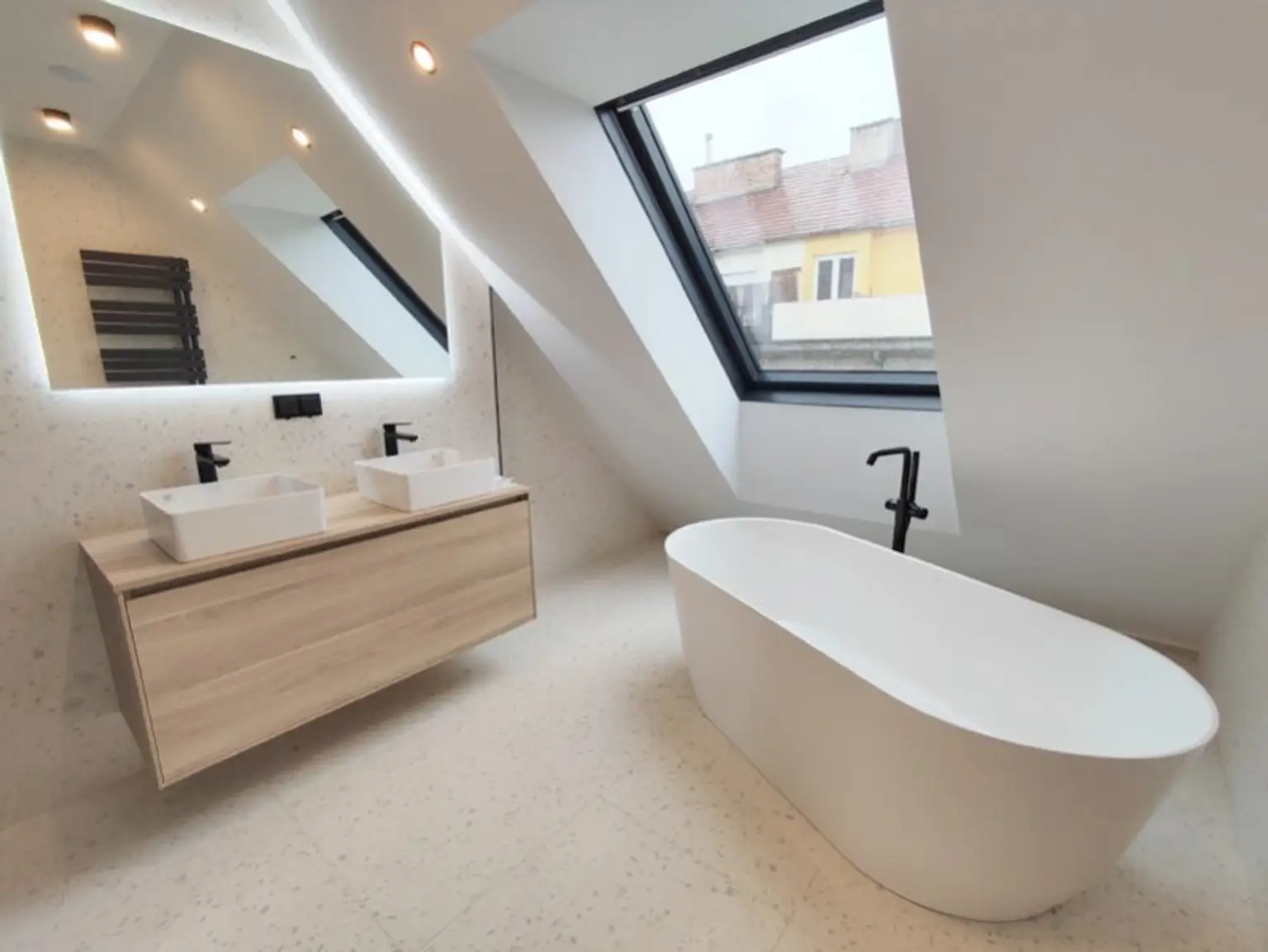 Krongasse! Erstbezug Penthouse mit 3 Terrassen und privatem Liftzugang auf frisch saniertem Altbau! Top17