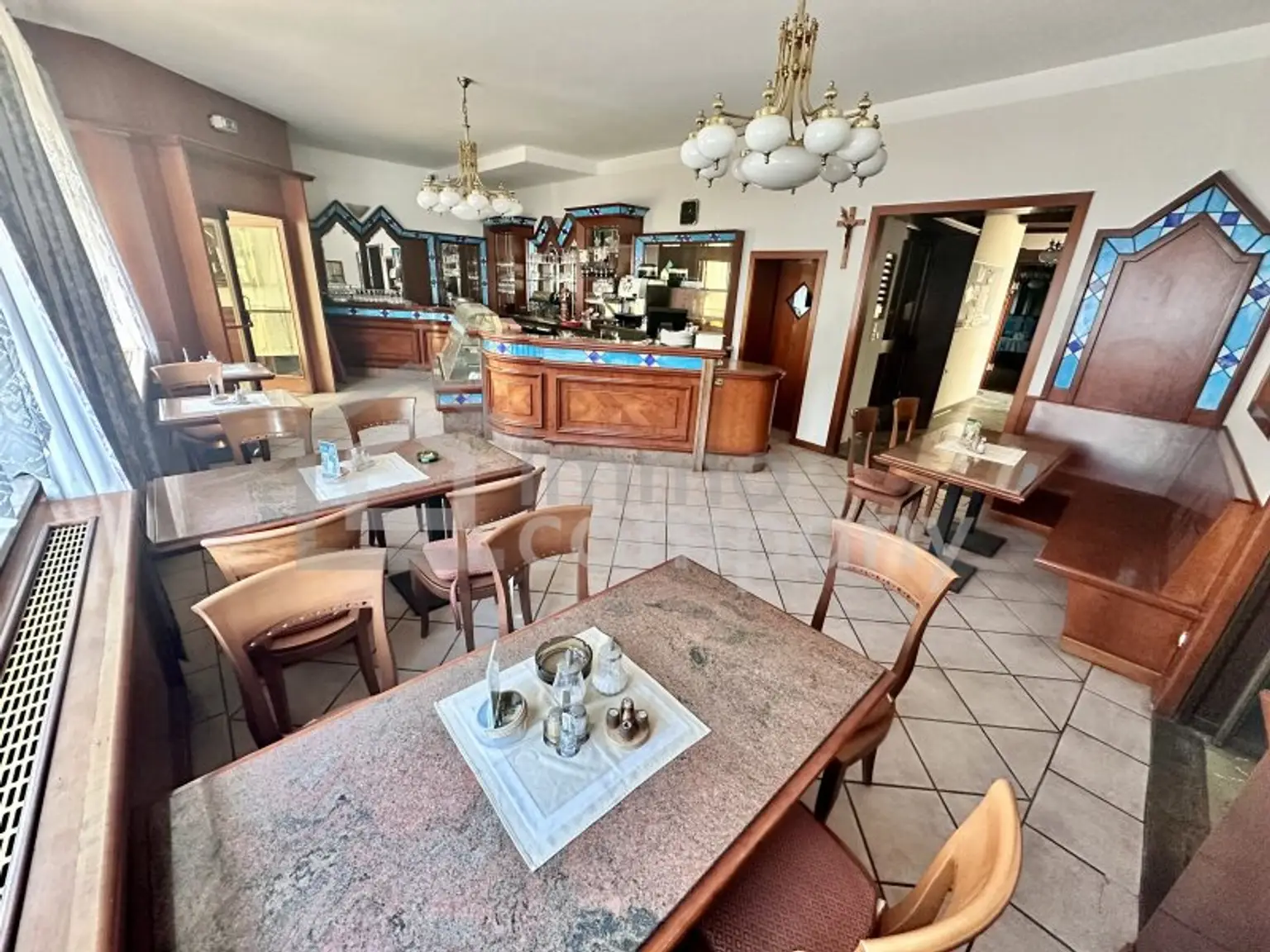 Gastronomiejuwel in Lassee: 480m², Bar, Restaurant & 2 Terrassen warten auf Sie!