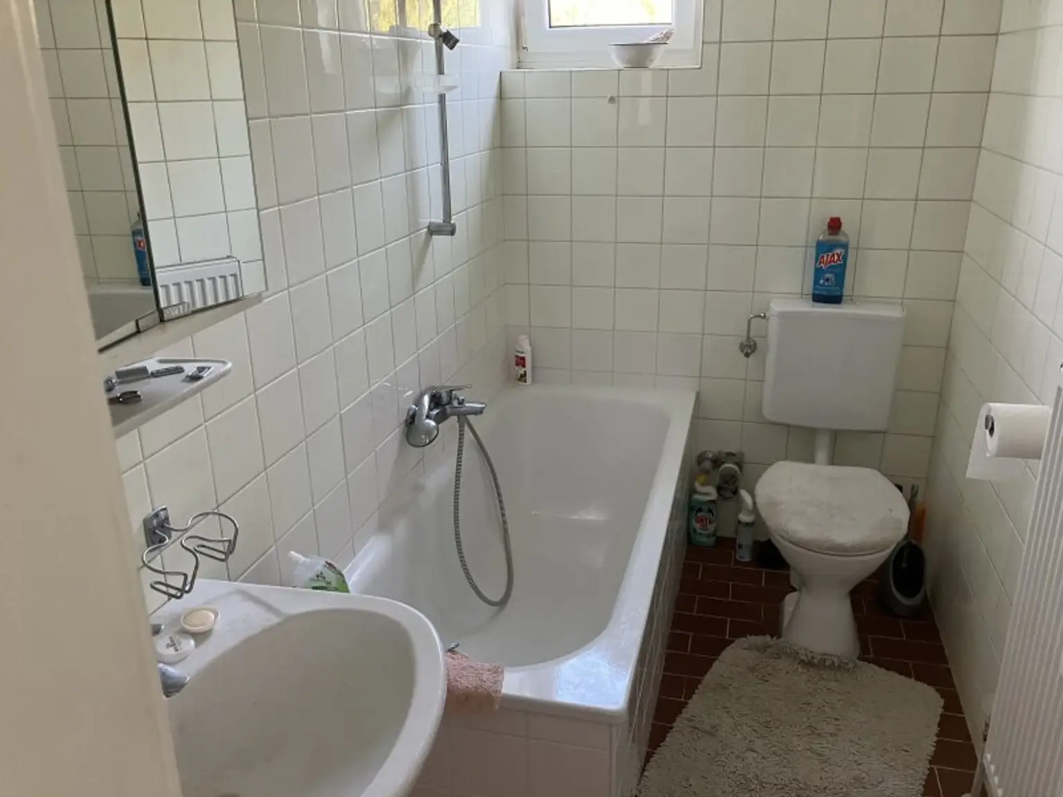 Hübsche 2-Zimmer-Wohnung mit großem Balkon und Garage in Aigen zu verkaufen