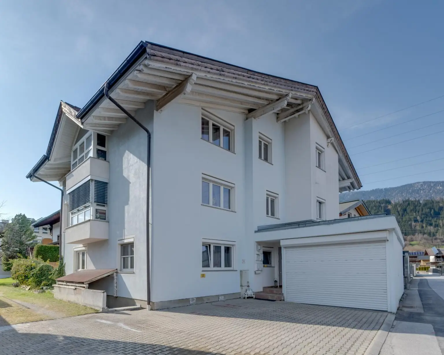 Hausansicht Ost-Parkplätze