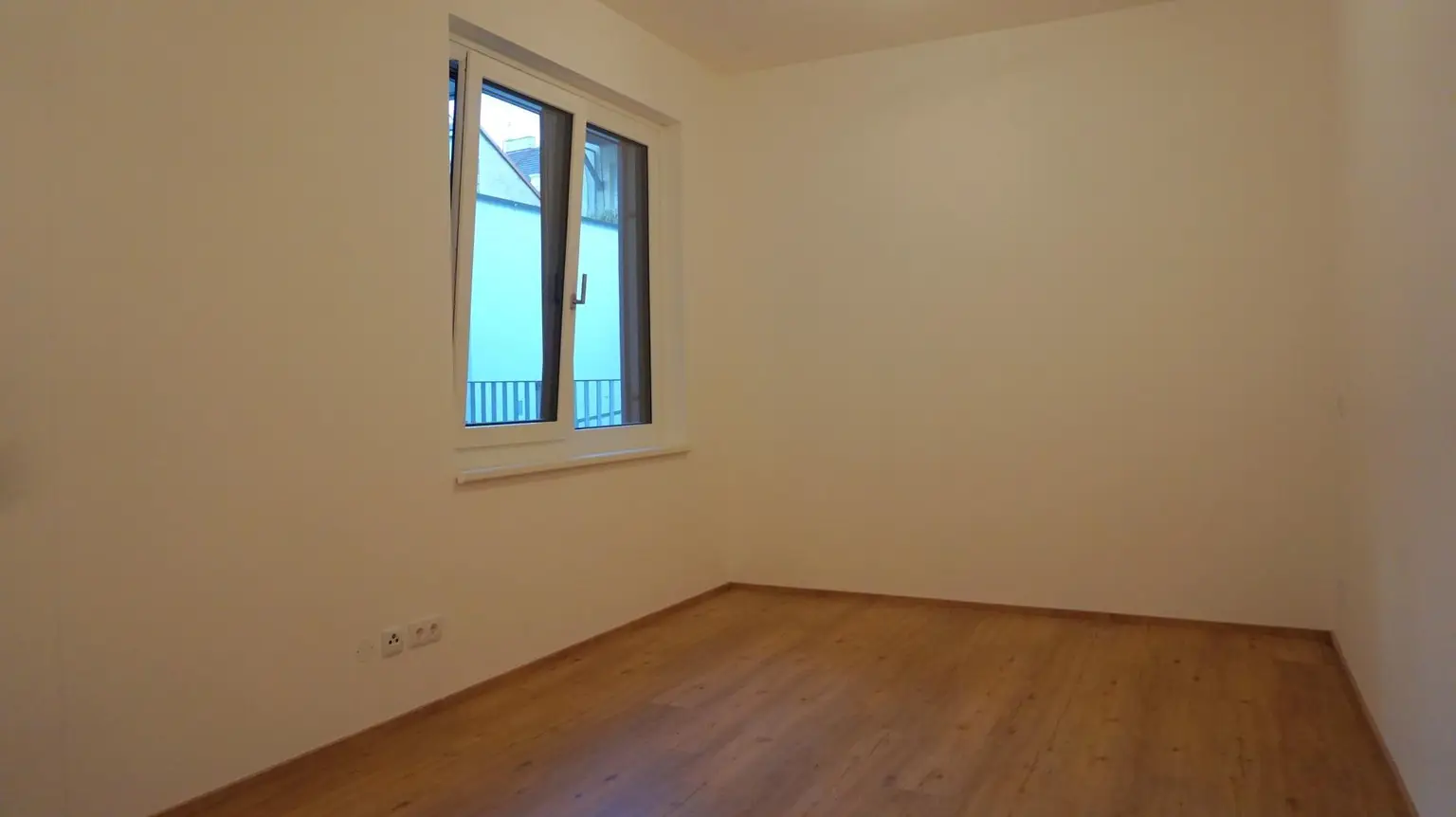 Erdgeschoß!  2-Zimmer-Wohnung mit Terrasse! – urban & naturnah in Penzing