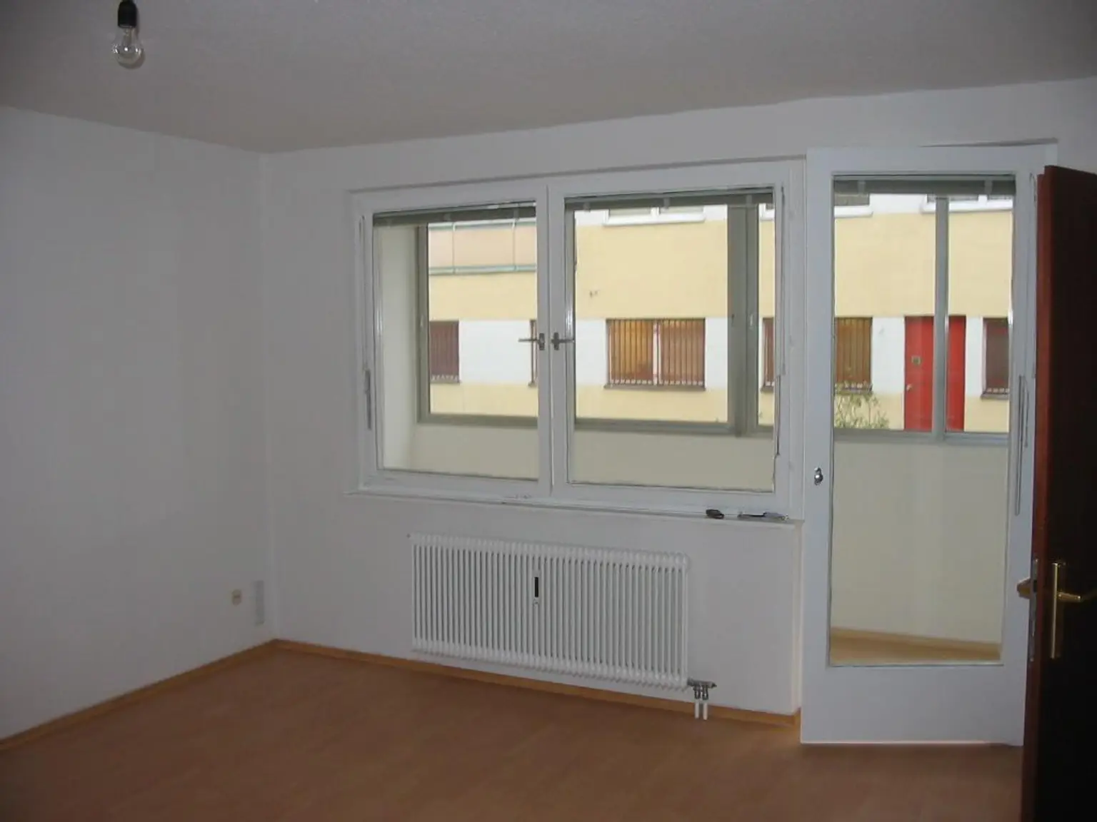 LOGGIA-NEUBAUWOHNUNG NÄHE LAXENBURGERSTRASSE