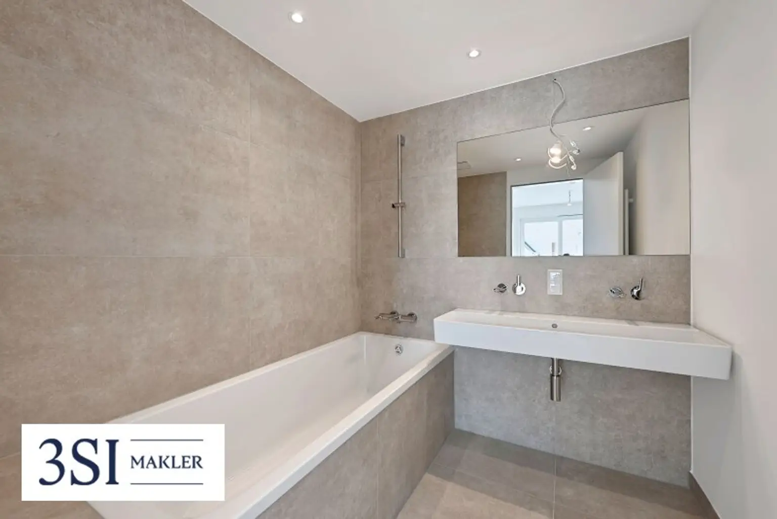 The Temptation: Familienfreundliches Dachgeschoß mit Terrasse und Grünblick nahe dem Kutschkermarkt