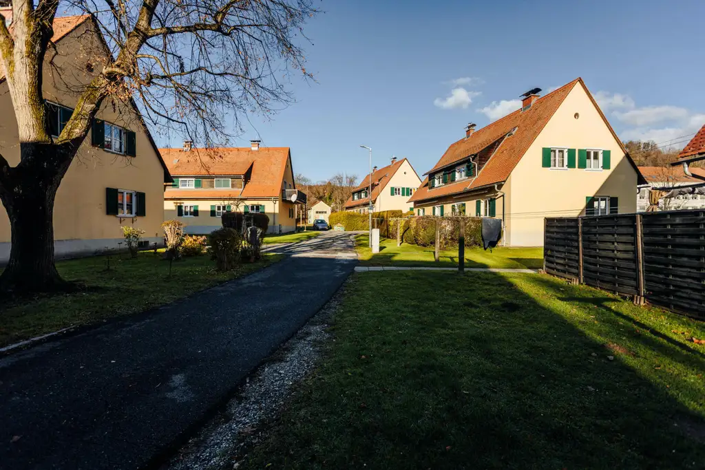 Mariatrost: Die Lage zählt! Sonnig und ruhig! sanierungsbedürftige 2 Zimmer Wohnung!
