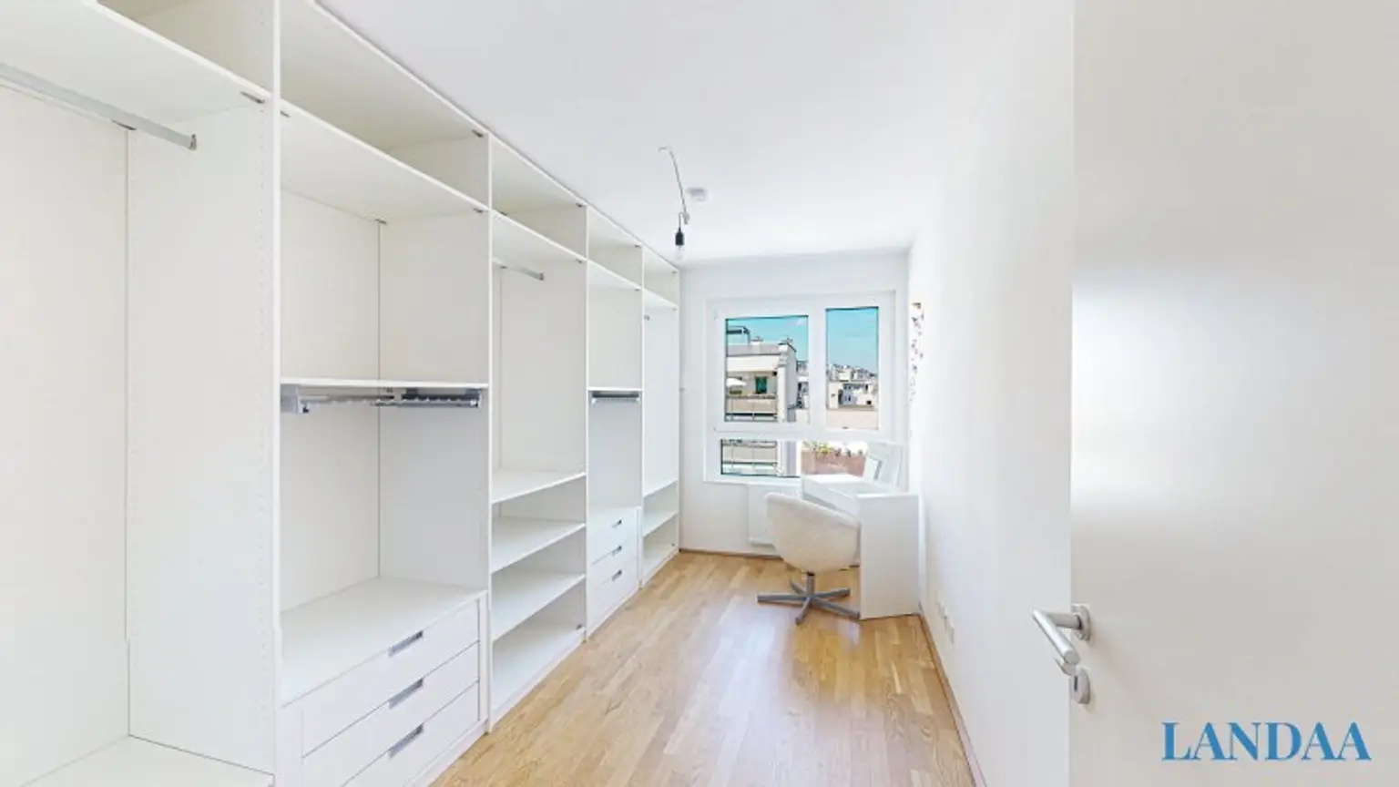 Wunderschöne 4 Zimmer Dachgeschosswohnung mit Garage