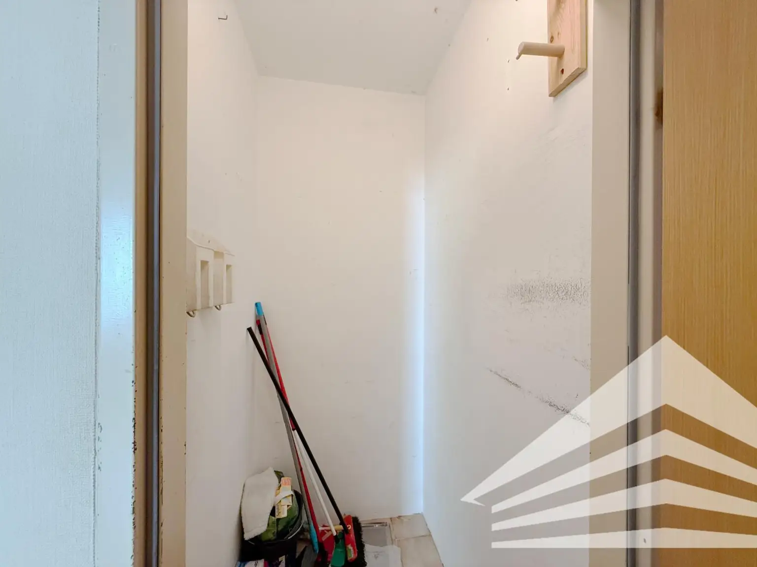 Sanierungsbedürftige 4,5 Zimmerwohnung mit 118 m² in Dornach - TG inklusive!