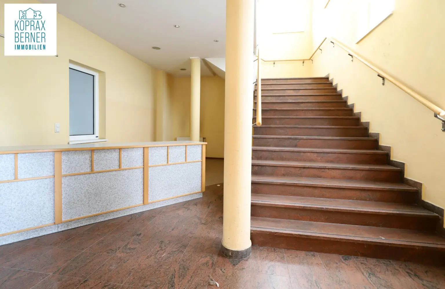 Festsaal mit Gastroküche