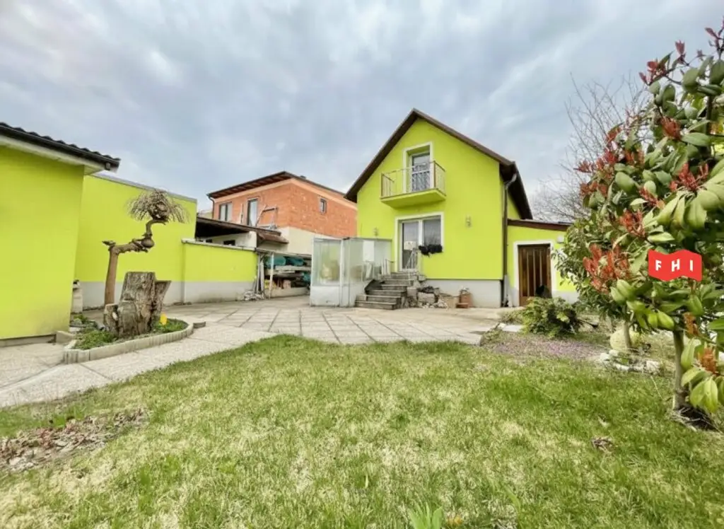 Erweiterbares 4 Zimmer Einfamilienhaus mit Garage, Pool & Gartenhaus