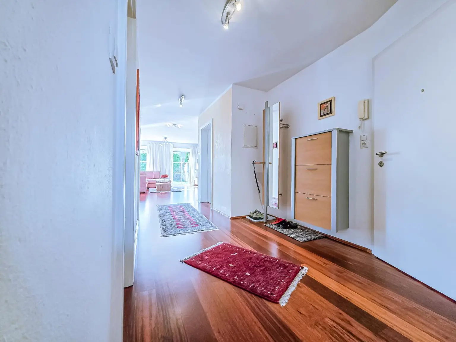 Sonnenplateau – 3-Zimmer-Terrassenwohnung mit Garten in traumhafter Ruhelage!