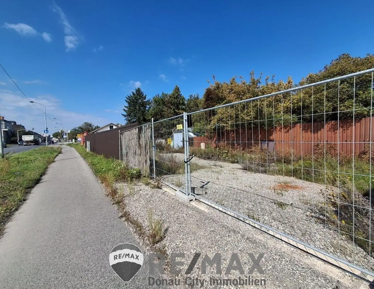 "Wien-Breitenlee - Pacht-Eck-Grundstück in frequentierter Lage"