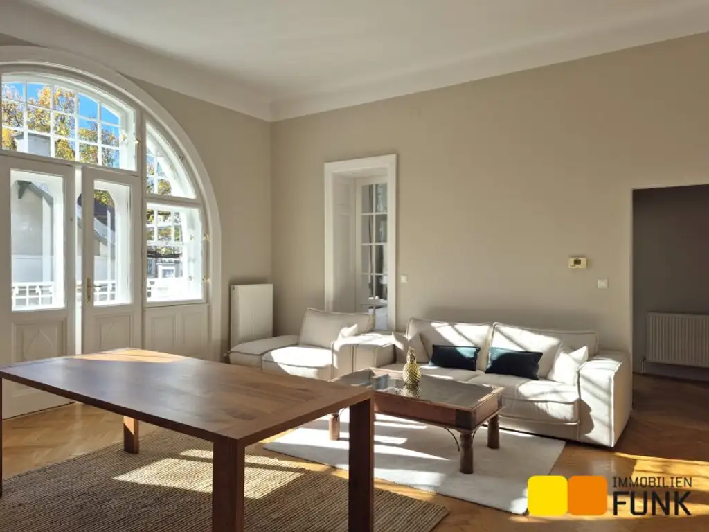 Herrschaftliche 5-Zimmerwohnung mit Balkon