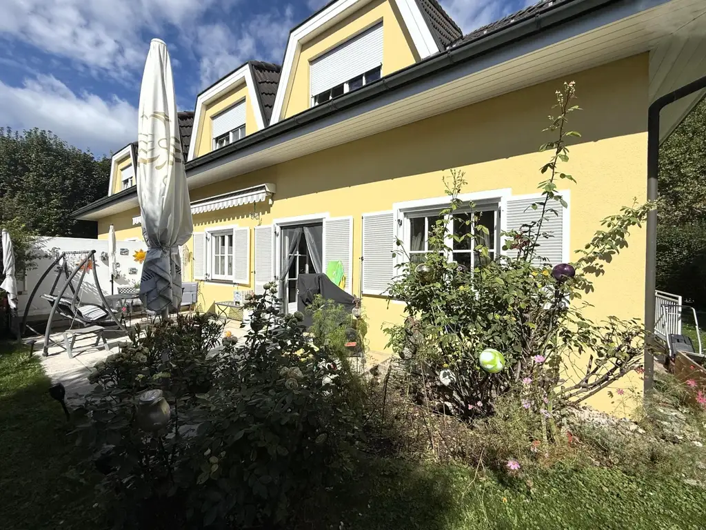 Exklusive Doppelhaushälfte in Massivbauweise in Enzesfeld // Exclusive semi-detached house in solid construction in Enzesfeld //