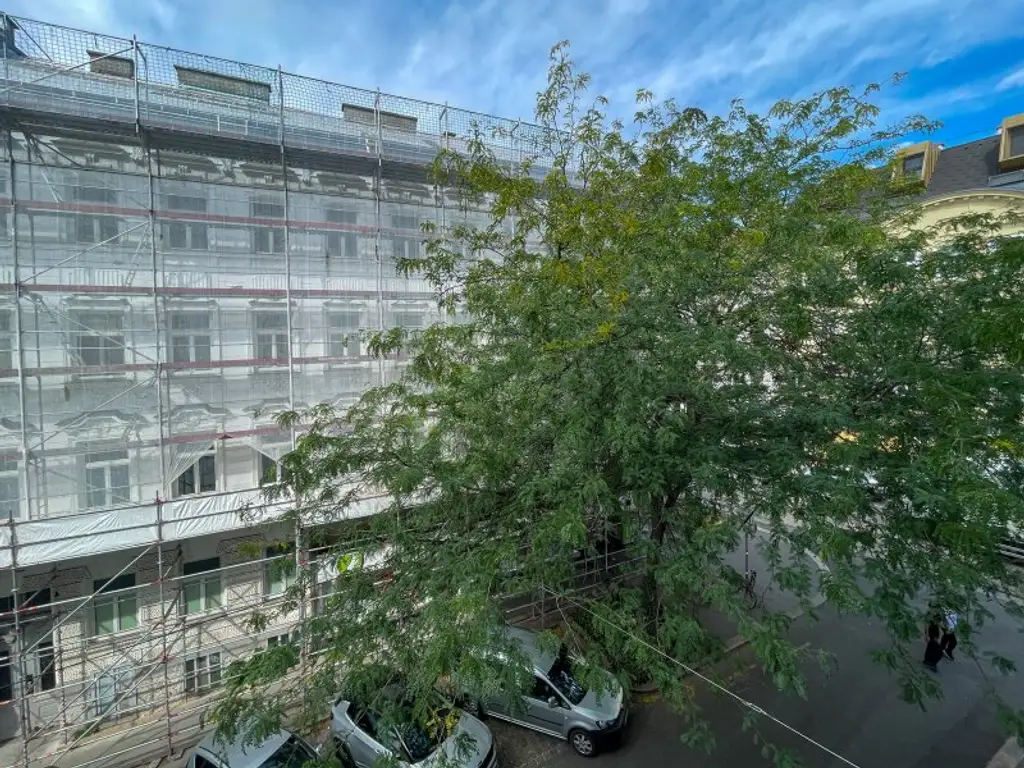 U3 "Hütteldorfer Straße": schön sanierte 2-Zimmerwohnung inkl. neuer Küche