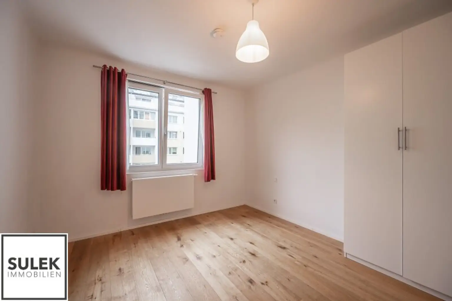 Gut geschnittene, modernisierte 4 Zimmer Wohnung mit Fernblick beim Schweizergarten - ab sofort beziehbar! (nicht WG-geeignet)